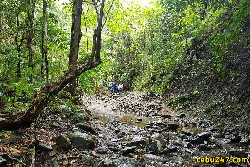 trekking river pamutan
