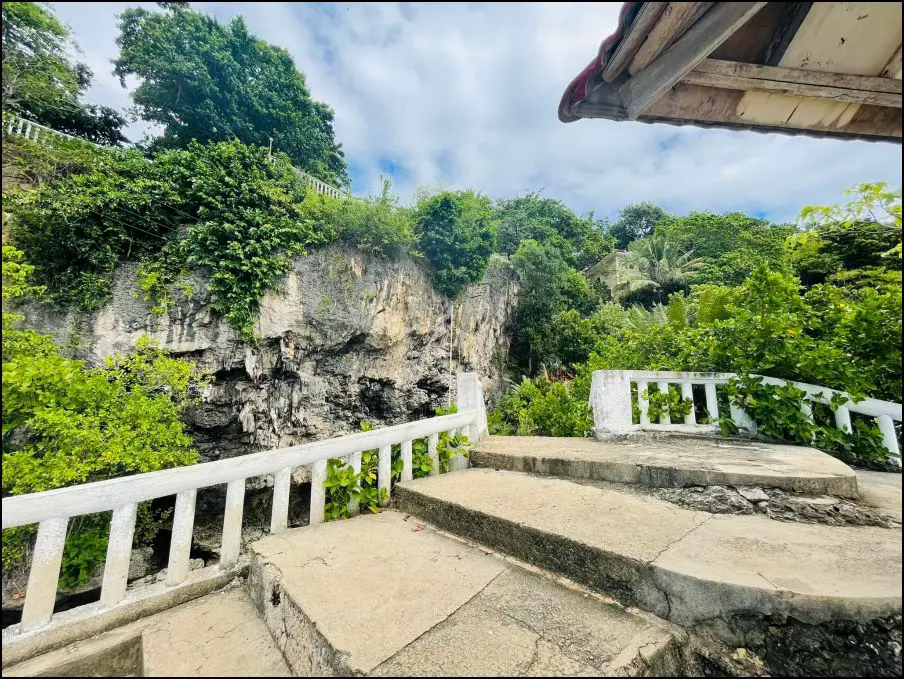 HIKING AND EXPLORING CAMOTES