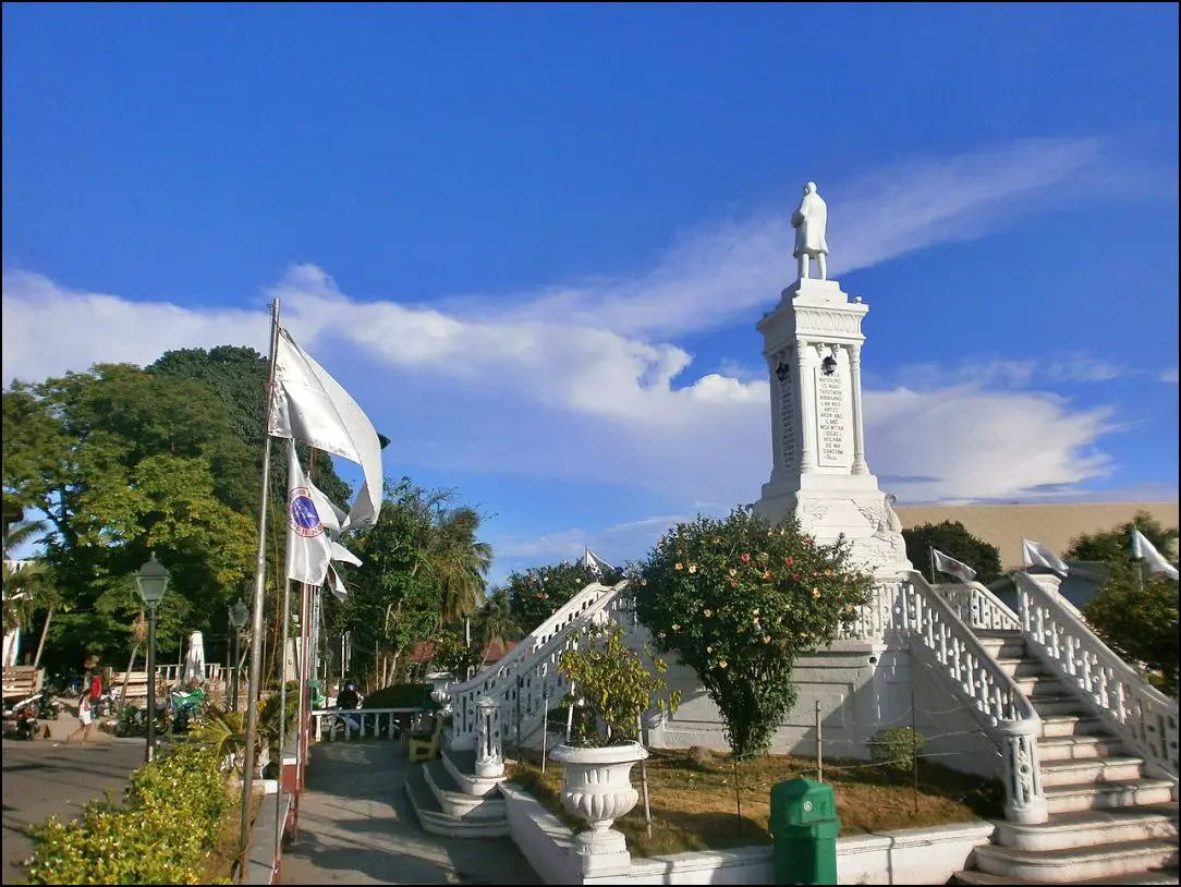 RIZAL MONUMENT AT TOWN PLAZA